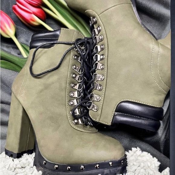 Pazzle l Silver-Studded, Suede Olive Green (& in Tan) Combat Boots Size 6 - Picture 1 of 8